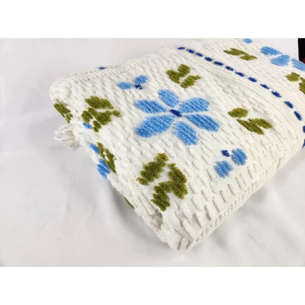 Vintage Chenille Tufted Floral Daisy Queen Bedspread Flowers White Blue Georgian